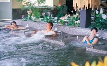 水疗池